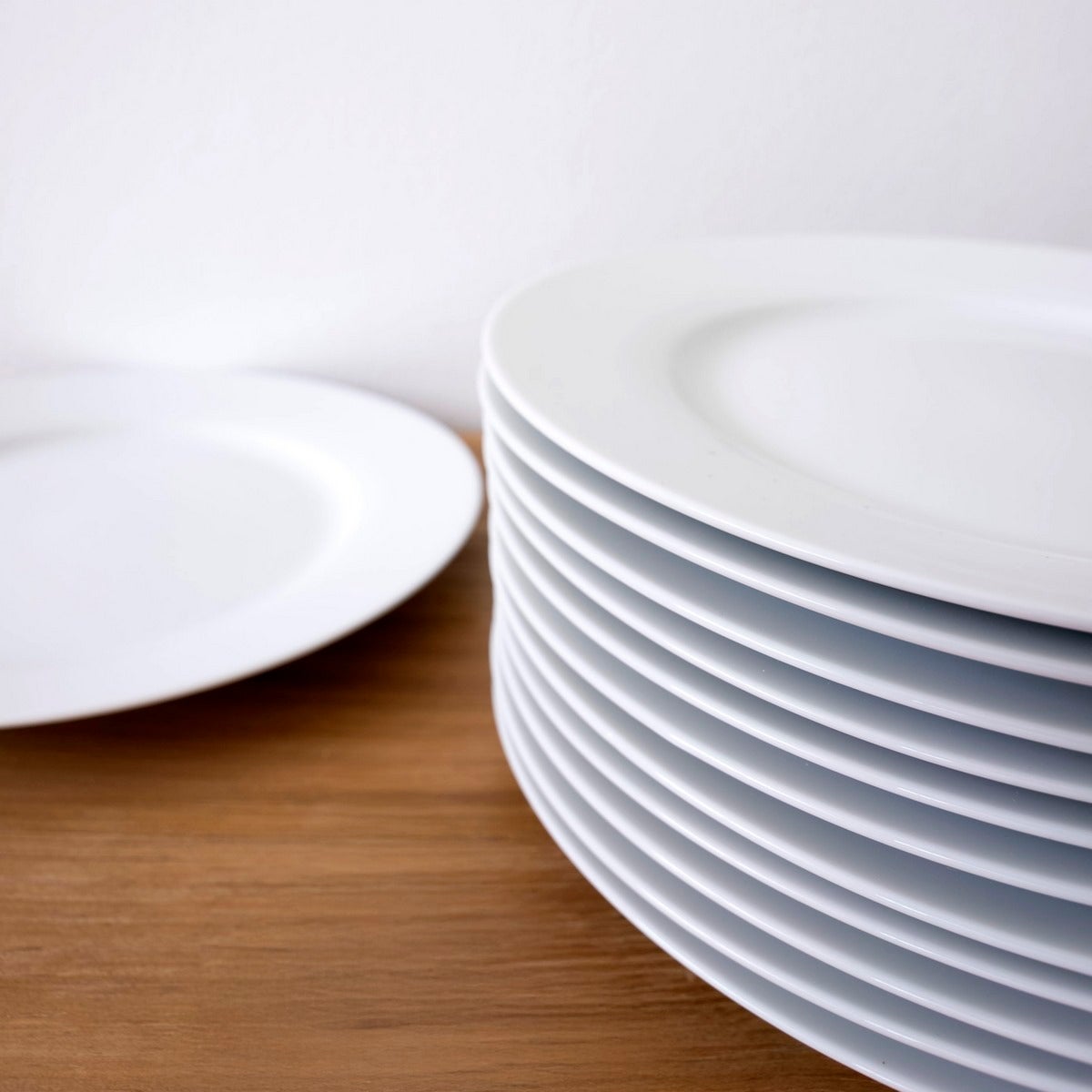 Set de 12 platos llanos redondos blancos de porcelana de Ø 27 cm