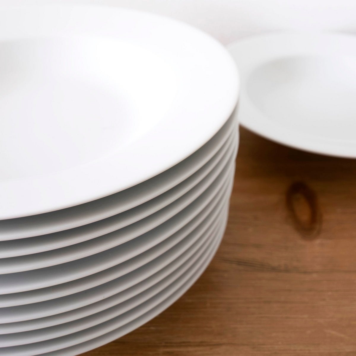 Set de 12 platos hondos redondos blancos de porcelana de Ø 22 cm