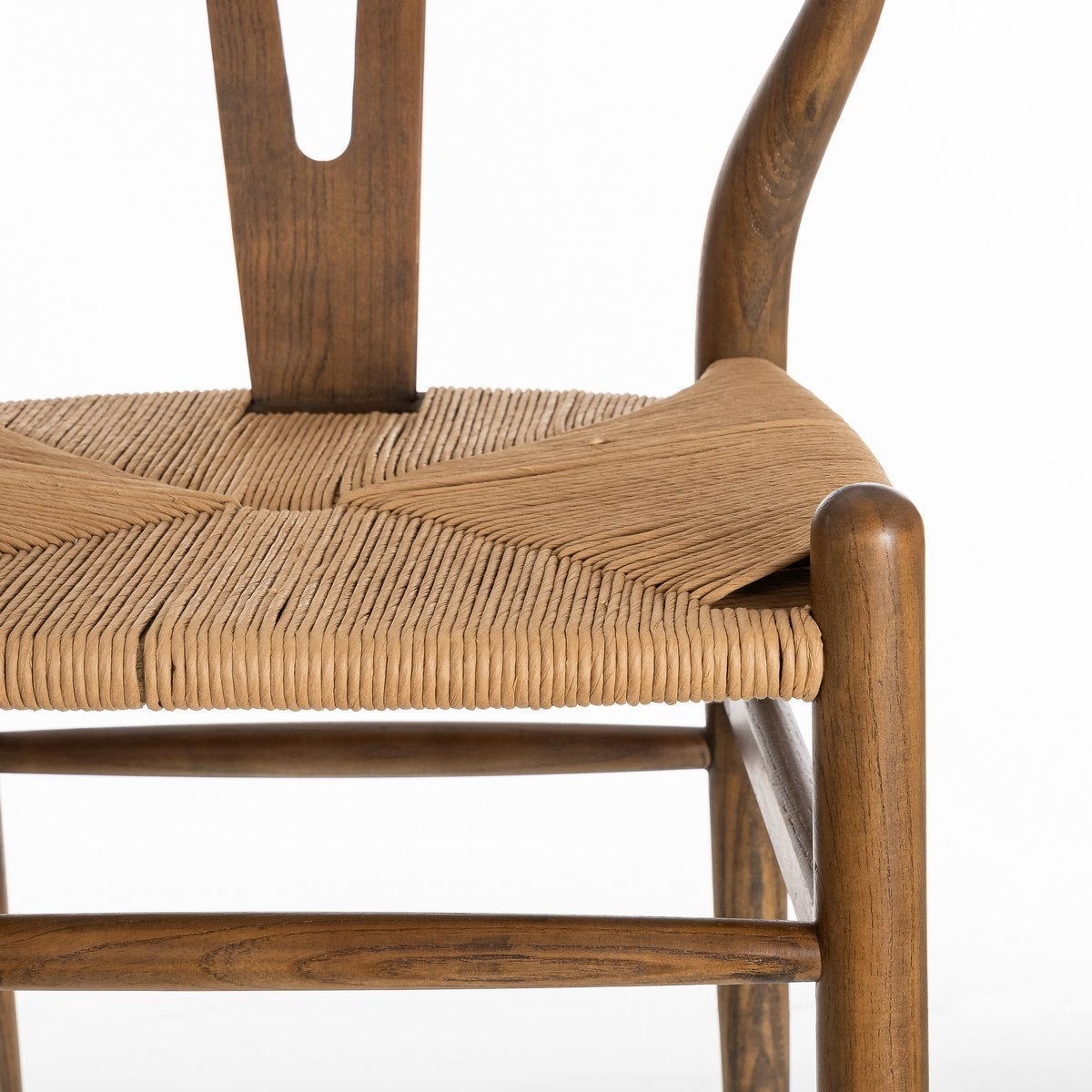 Silla marrón oscuro de madera de olmo