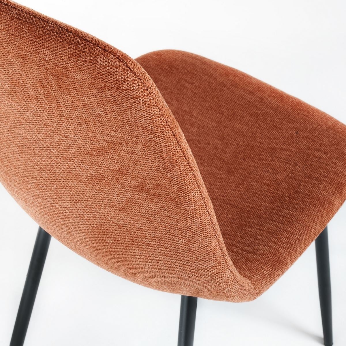 Silla de comedor Lina tapizada en lino color teja