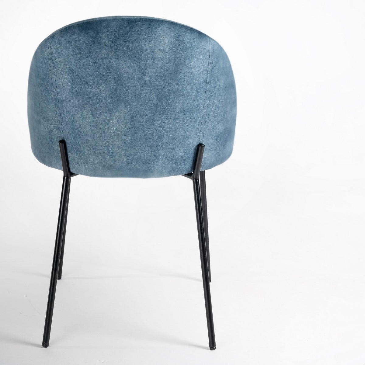 Silla Gina Ovalo de terciopelo azul con patas niveladoras negras