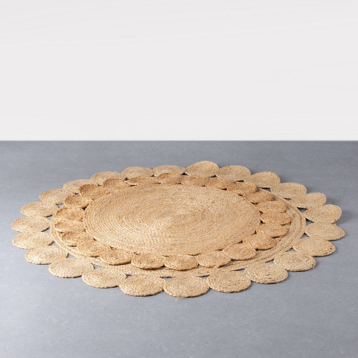 Alfombra redonda de yute natural trenzado con círculos de 120 cm
