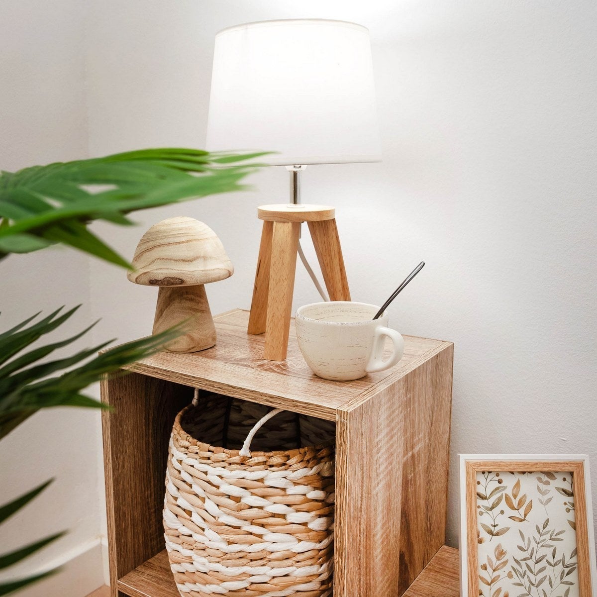 Lámpara de mesita de noche de madera de roble beigede 33x19x19 cm