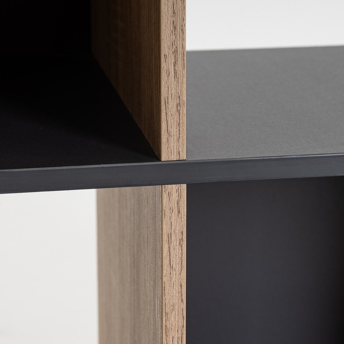 Estante Cubo com 8 nichos laminado cinza e carvalho de 120x60x30 cm