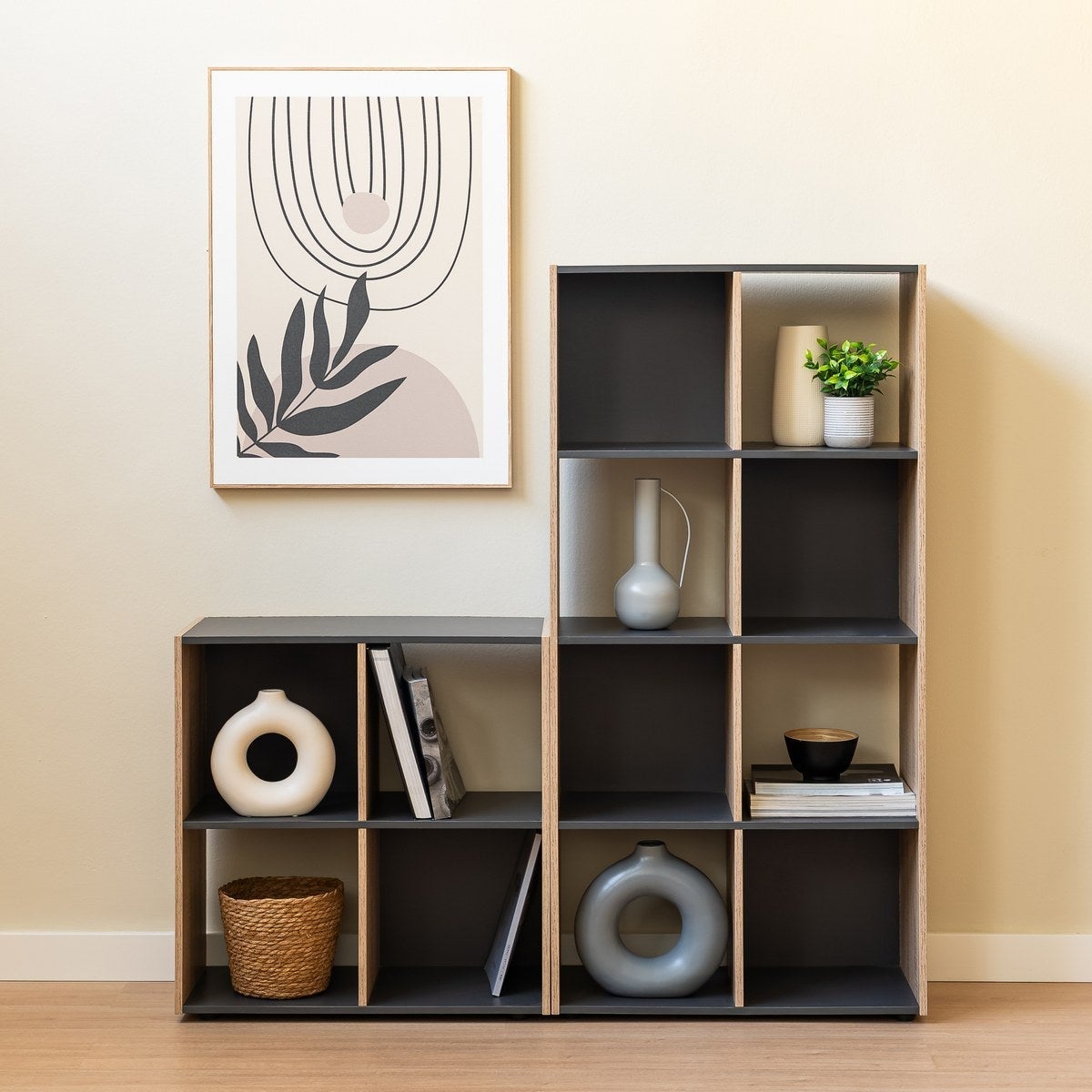 Estante Cubo com 8 nichos laminado cinza e carvalho de 120x60x30 cm