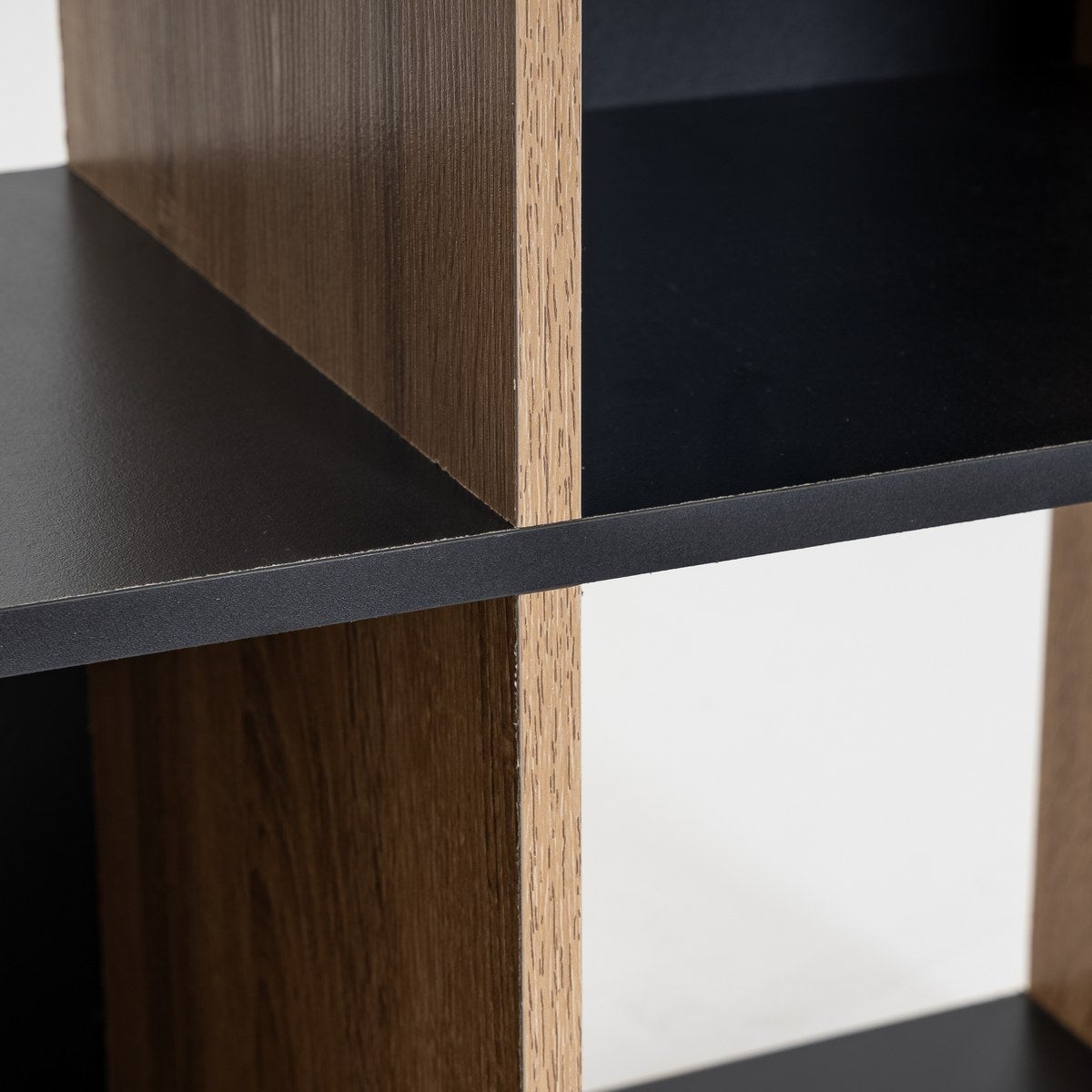 Estantería cubo de madera MDF laminada negra y natural de 120x60x29 cm