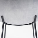 Pack de 2 sillas Gina de terciopelo gris con patas de metal negro