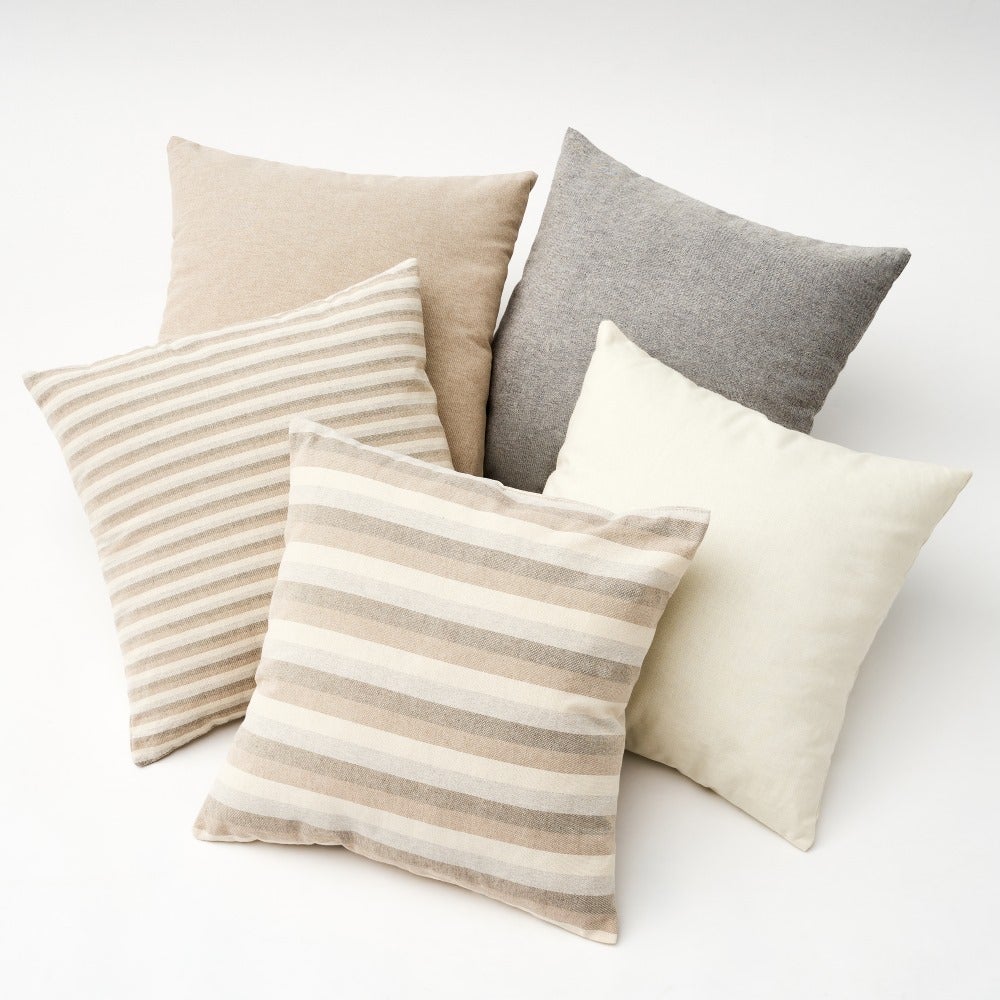 Set de 5 cojines de rayas beige de algodón natural de 45x45 cm