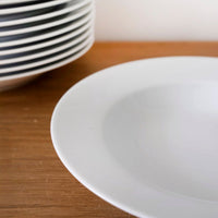Set de 12 platos hondos redondos blancos de porcelana de Ø 22 cm