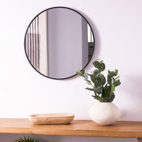 Espejo de pared redondo con marco de aluminio negro de 60 cm