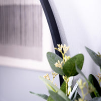 Espejo de pared redondo con marco de aluminio negro de 80 cm