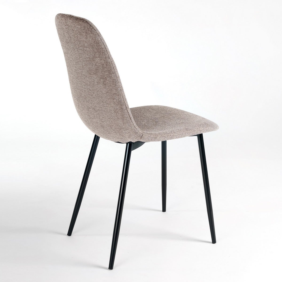 Silla de comedor Lina taupe tapizada en lino con patas metálicas negras