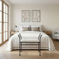 Banqueta pie de cama de metal negro tapizado en algodón blanco de 74 cm