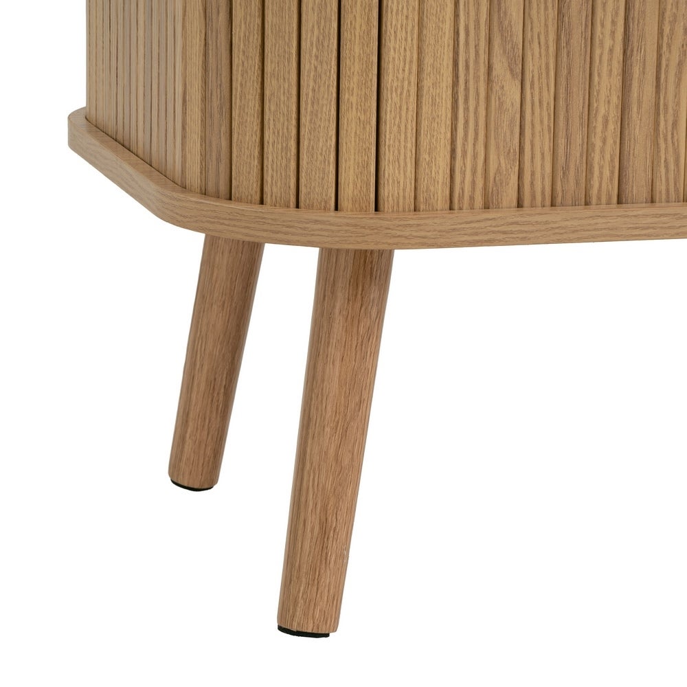 Aparador auxiliar de MDF color roble con puertas persiana de 140x40x81 cm