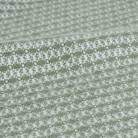 Manta de poliéster verde de 130x160 cm con flecos 200 gr/m2