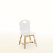 Silla infantil blanca y natural de pino y MDF de 28x50 cm