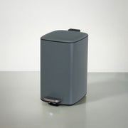 Cubo de basura cuadrado de 20 litros de metal gris mate antihuellas