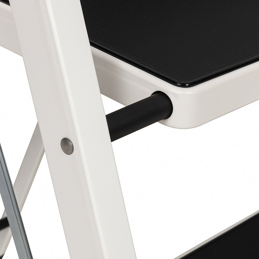Escalera plegable de 4 peldaños