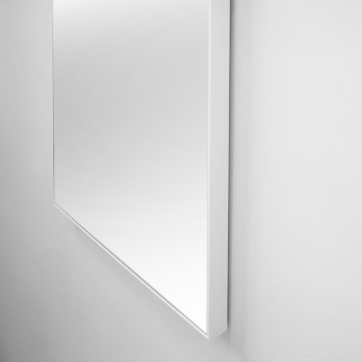 Espelho de parede de corpo inteiro com moldura plástica branca de 45x145 cm